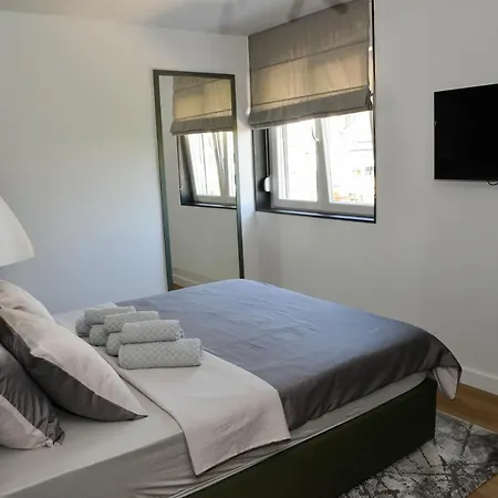 Apartman Black