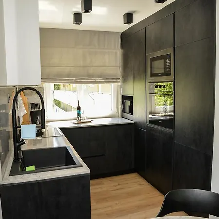 Apartment Black